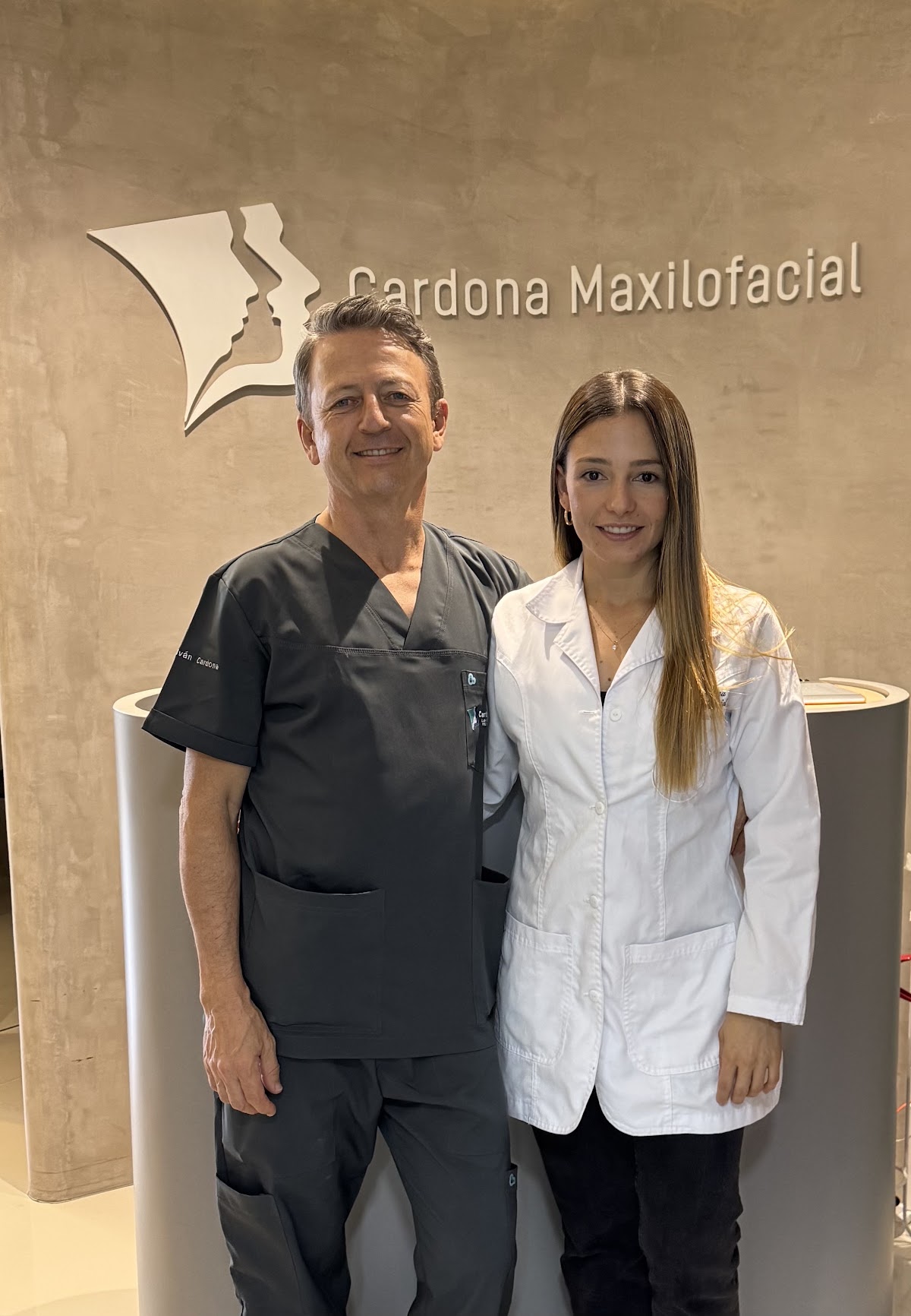 Cardona Maxilofacial. | Cirugía Ortognatica | Rinoplastia | Blefaroplastia | Mentoplastia | Implantes | Lifting