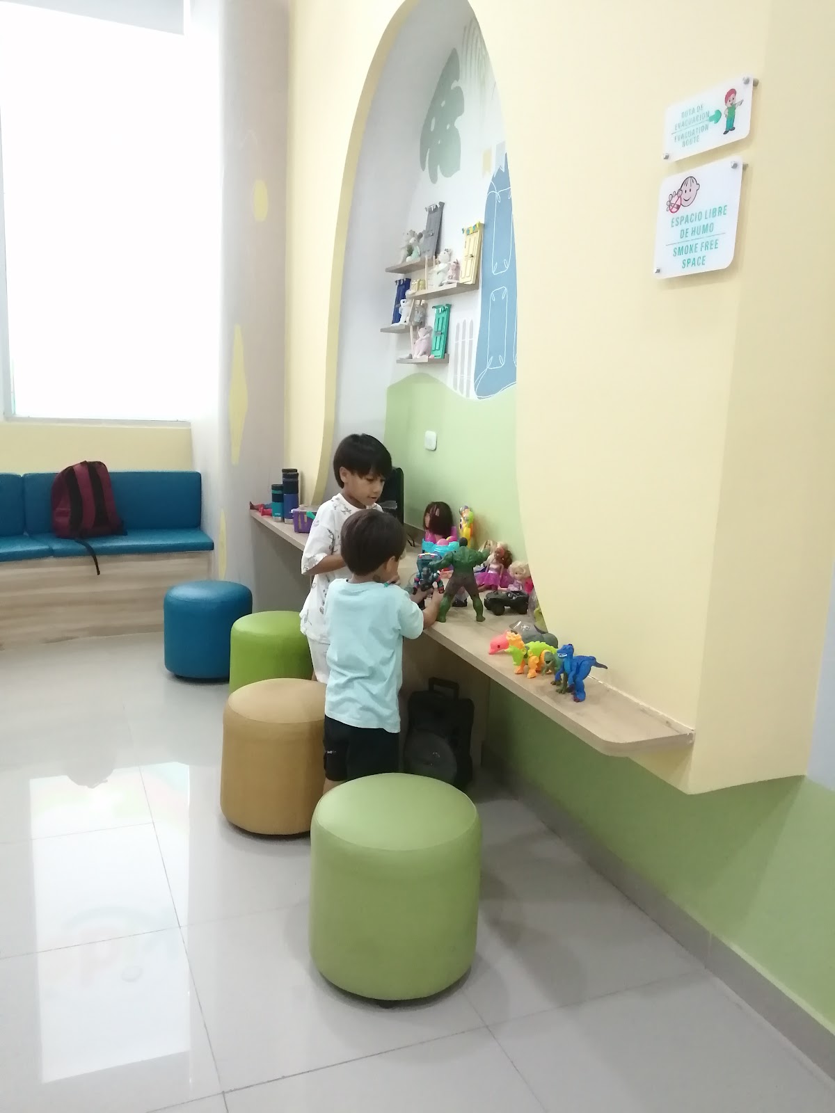 Carlos Acevedo Kids photo 2