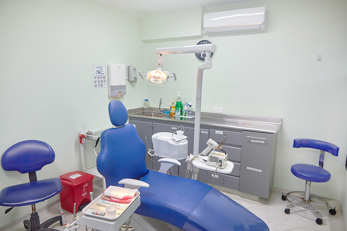 Clínica Colombiana de Implantes Dentales