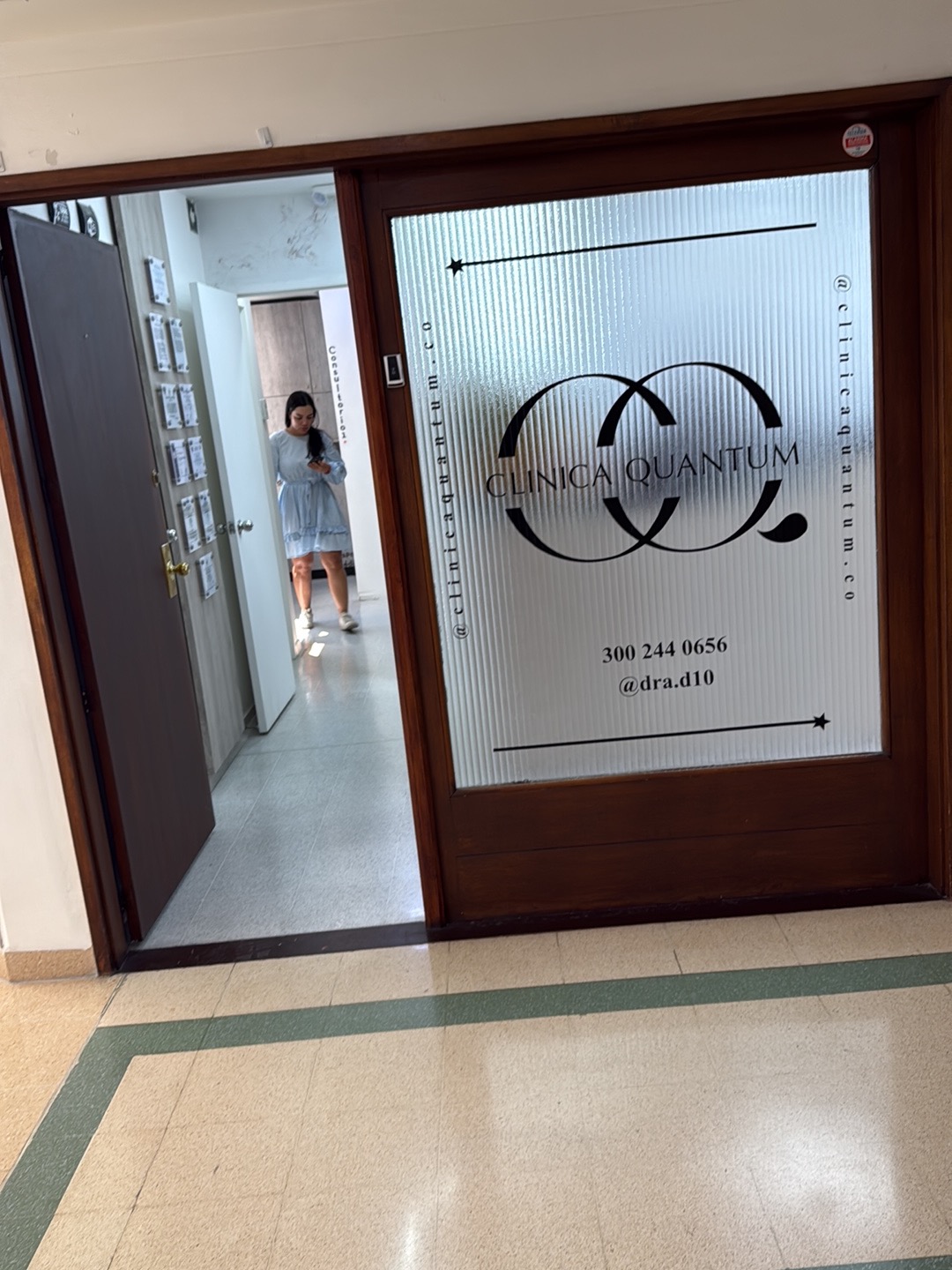 Clínica Quantum | Medicina Estética y Antienvejecimiento · Recuperación Capilar photo 2