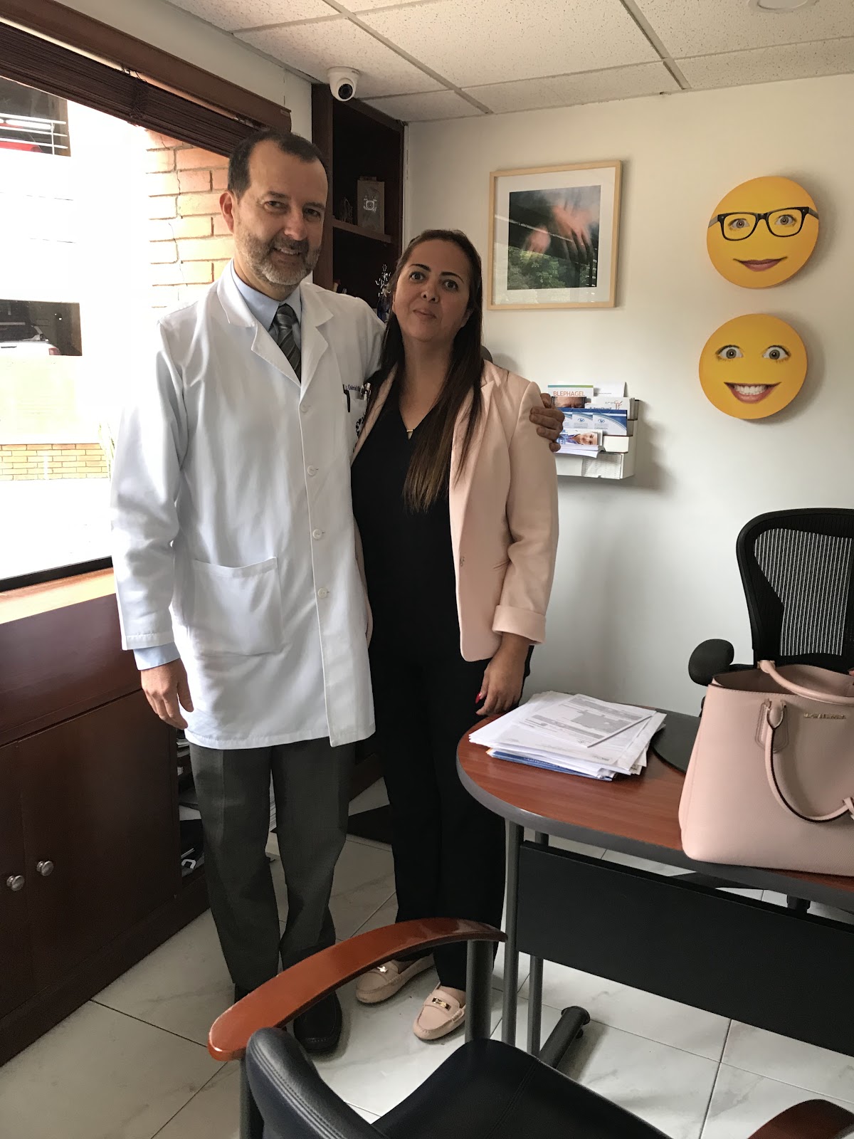 Doctor Gabriel Oliveros - Cirujano Oftalmólogo - Centro de Oftalmología
