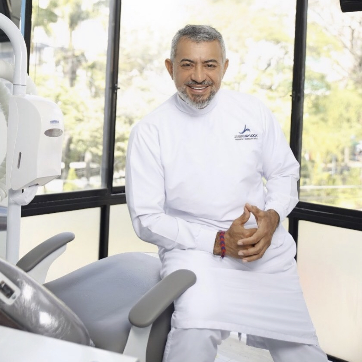 Doctor Javier Haylock Ortodoncia Sin Brackets photo 3