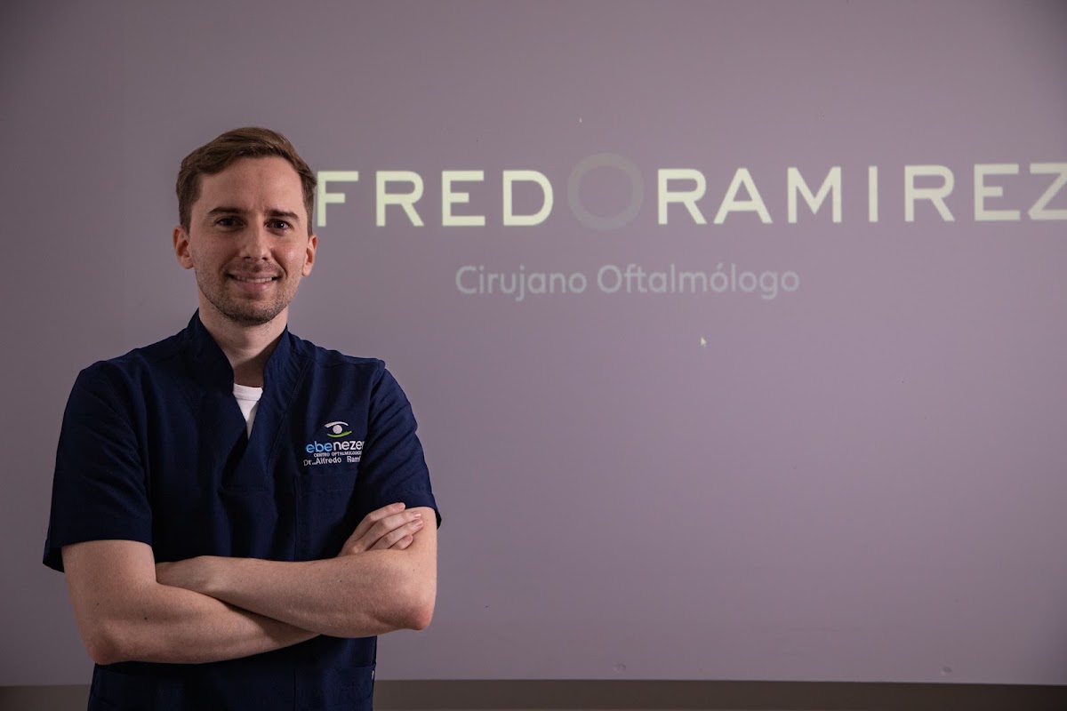 Dr. Alfredo Jose Ramirez Anaya, Oftalmólogo - Cirugía Refractiva y Catarata