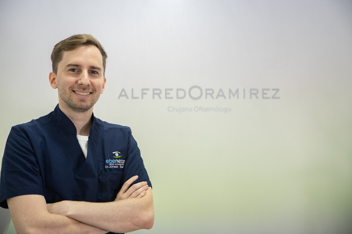 Dr. Alfredo Jose Ramirez Anaya, Oftalmólogo - Cirugía Refractiva y Catarata photo 3