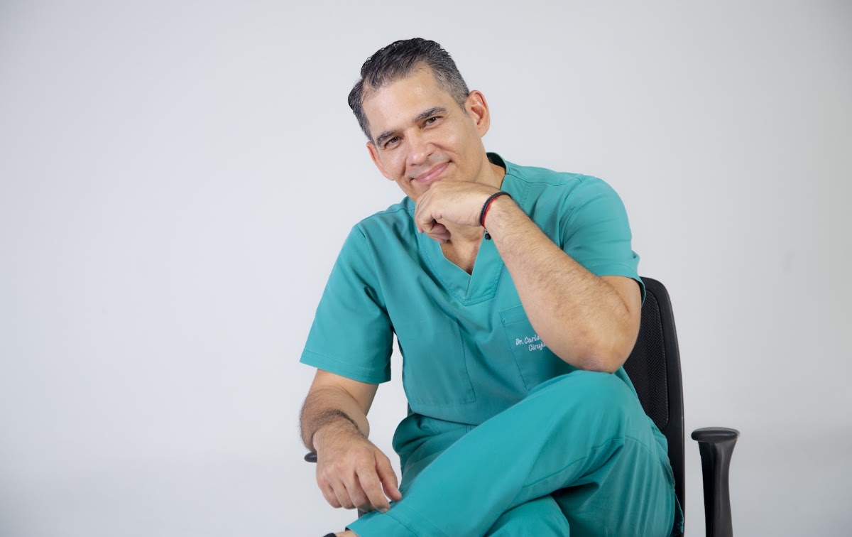 Dr. Carlos Alberto Ríos - Especialista en Retiro de Biopolimeros