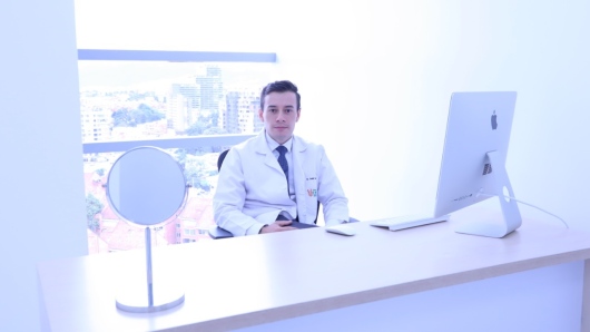 Dr. Daniel Cuestas, Dermatólogo photo 3