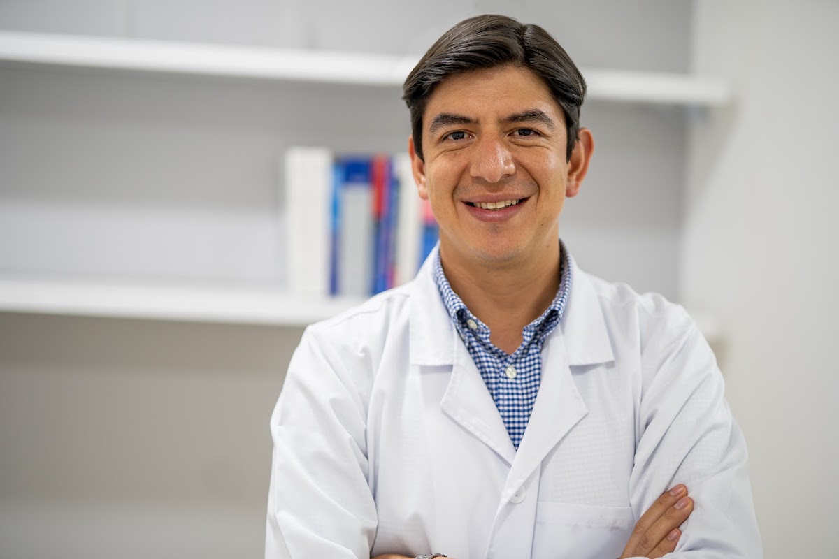 Dr. Daniel Morales - Artroscopia y Cirugía de Rodilla - Ortopedia y Traumatología photo 3