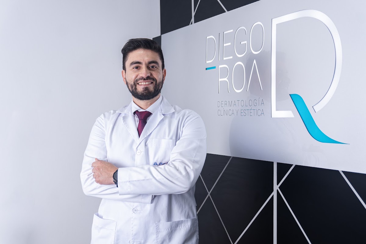 "Dr. Diego Roa - Dermatólogo en Bucaramanga | Especialista en Acné, Láser y Tricología" photo 3