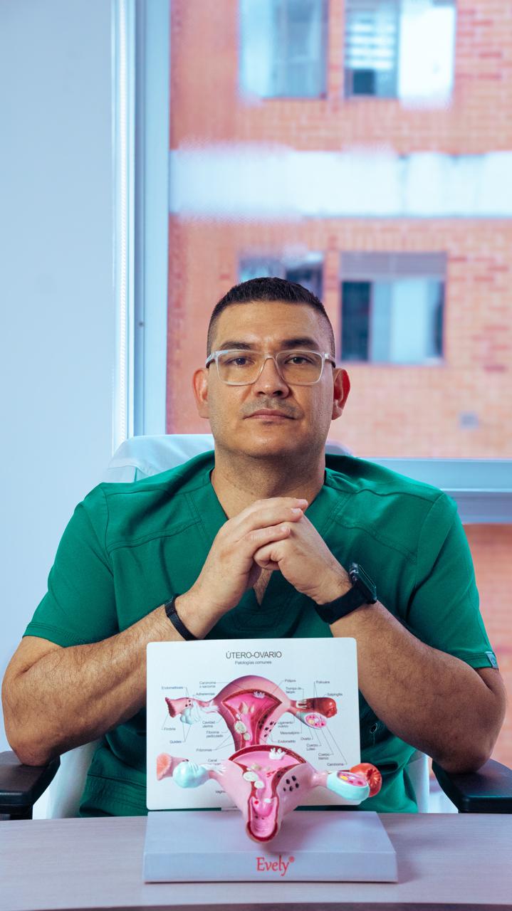 Dr Efraín Moreno - Ginecología y obstetricia