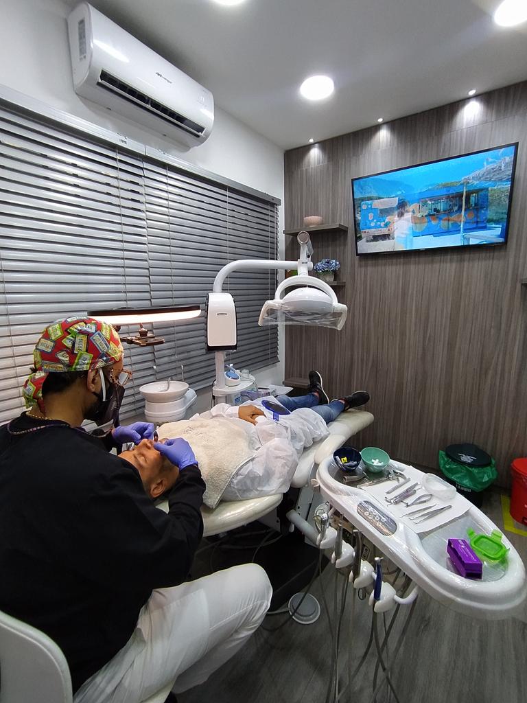 Dr Javier Jiménez Estetica Dental & Endodoncia photo 2