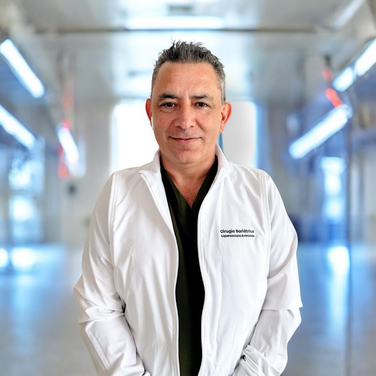 Dr. John Jaime Tovar -Cirujano Bariátrico - Cirugía general - Laparoscopia avanzada