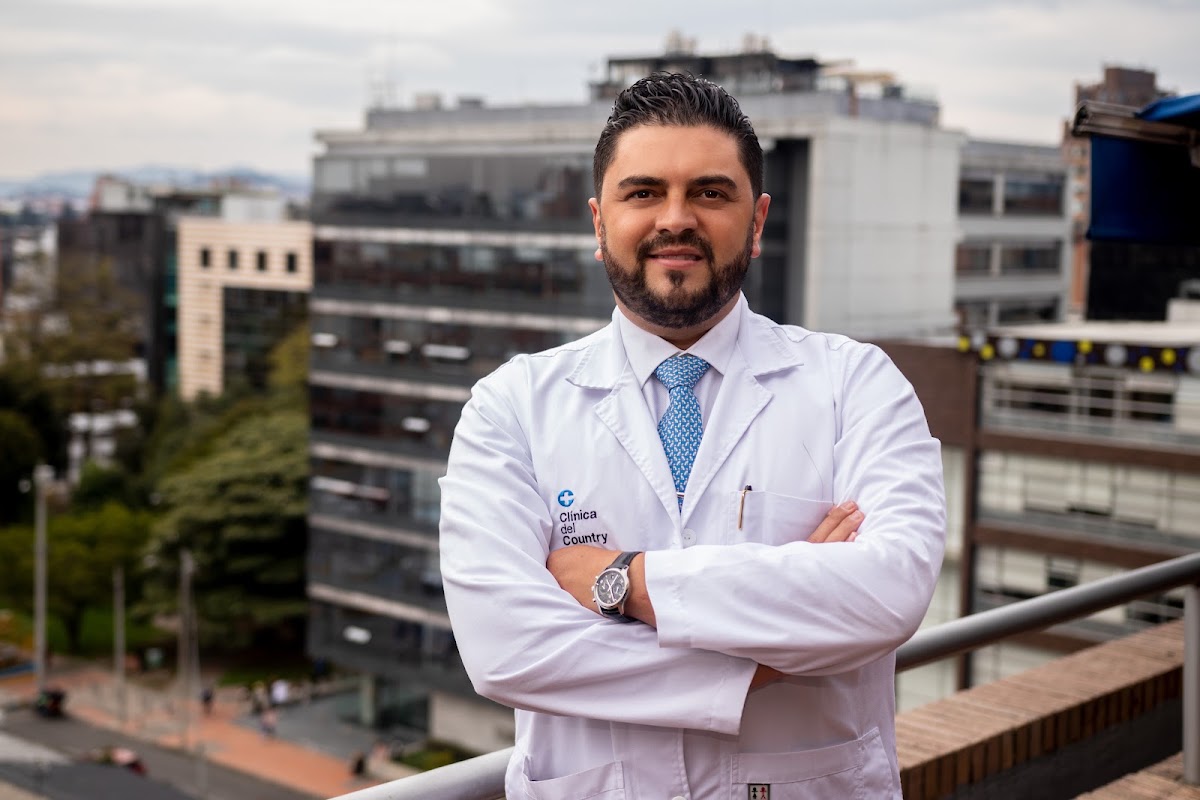 Dr. Juan Camilo García urólogo - Urología en Bogotá photo 3