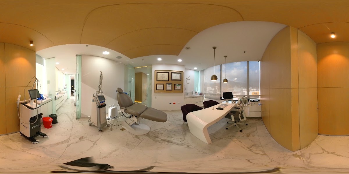 Dr. Juan Carlos Lloreda | Centro De Medicina Estética y Antienvejecimiento photo 2