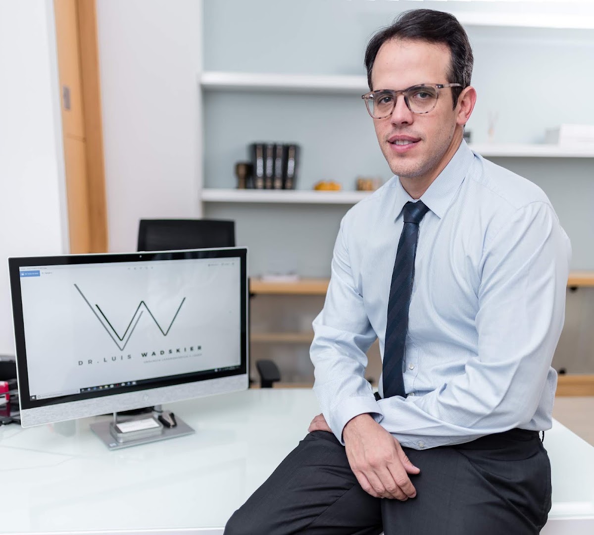 Dr. Luis A. Wadskier G. photo 2