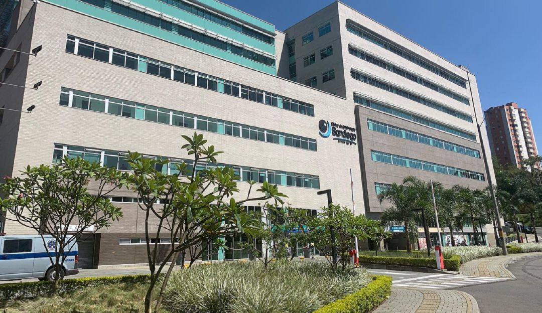 Dr. Manuel Del Cristo Castro Samur — Oftalmólogo · Cirugía Láser y Catarata Medellín photo 3
