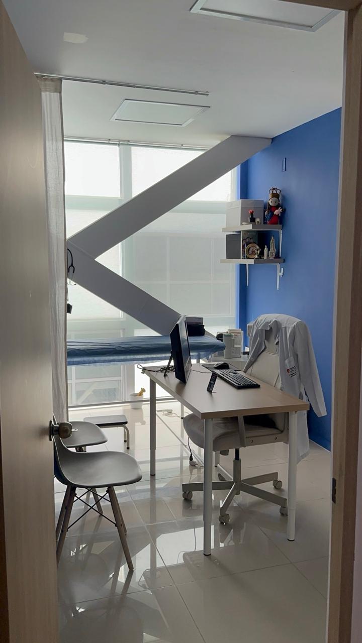 Dr. Miguel Folleco photo 3