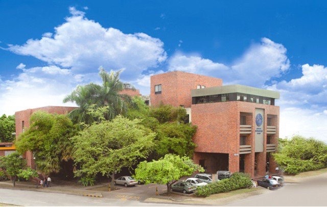 Dr. Oscar Enrique Piñeros Sánchez, Oftalmólogo photo 3