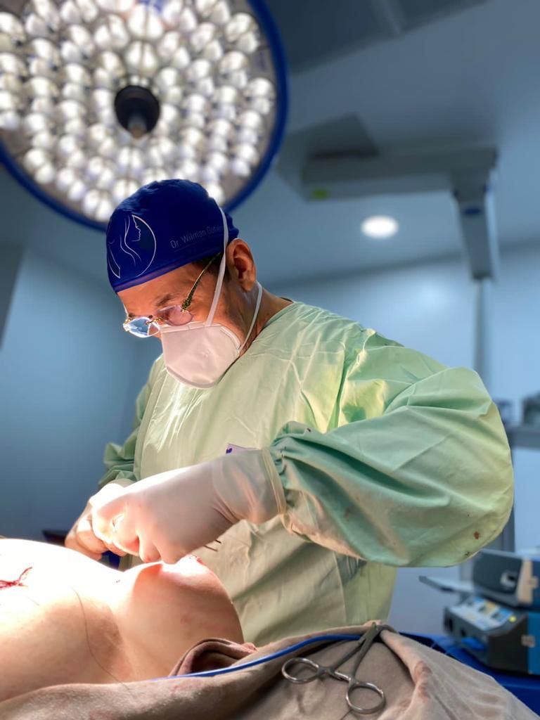 Dr. Wilman Gutierrez Ortiz Cirujano plastico