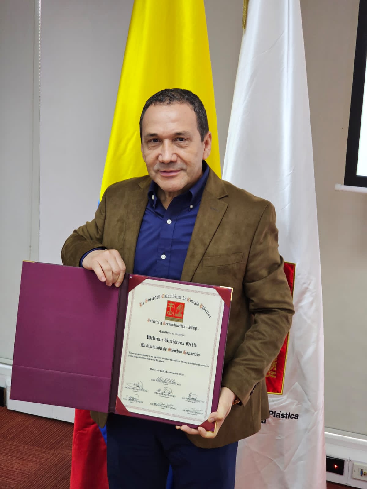 Dr. Wilman Gutierrez Ortiz Cirujano plastico photo 3