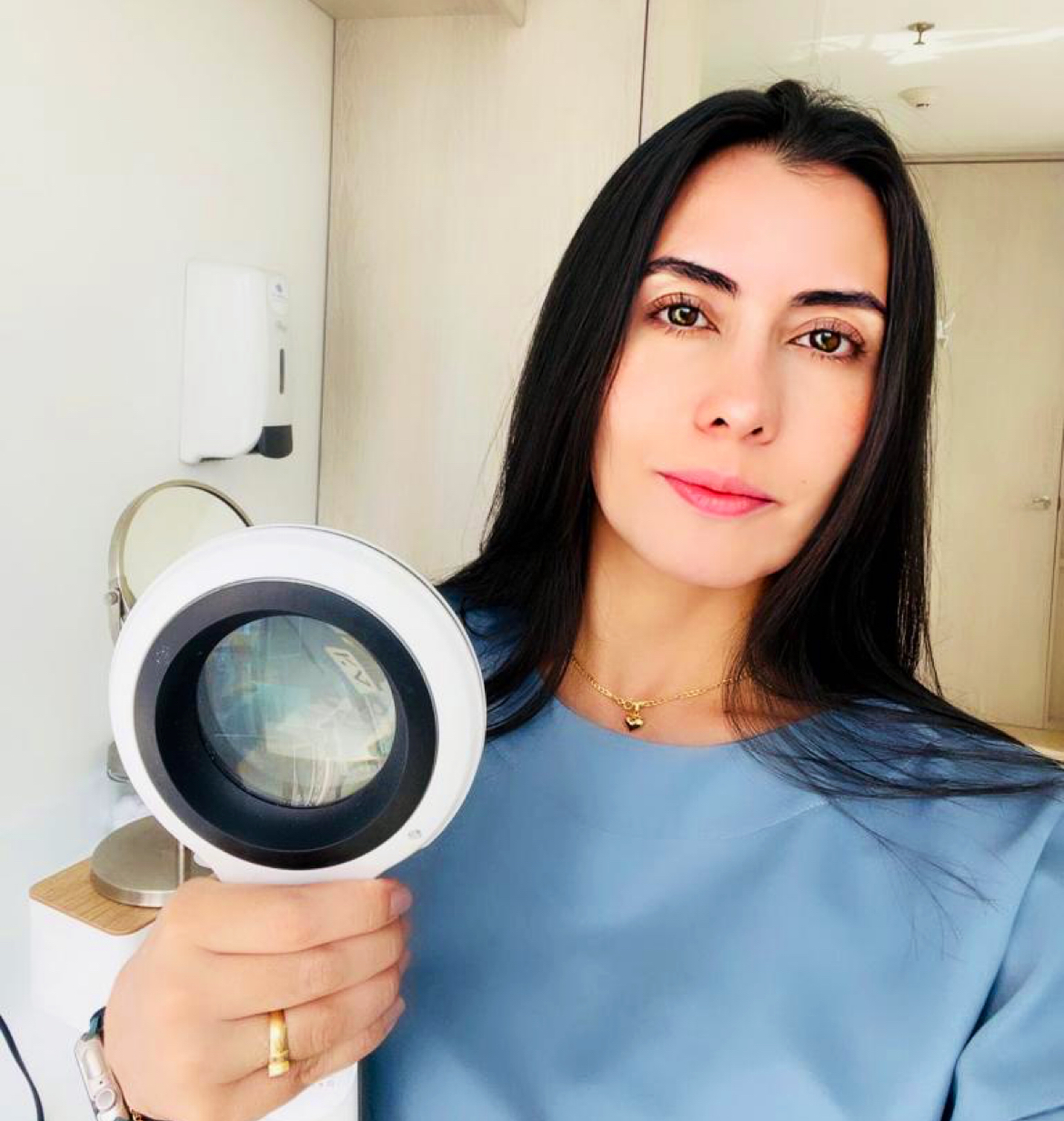 Dra. Ana Martinez Ibarra, Dermatólogo