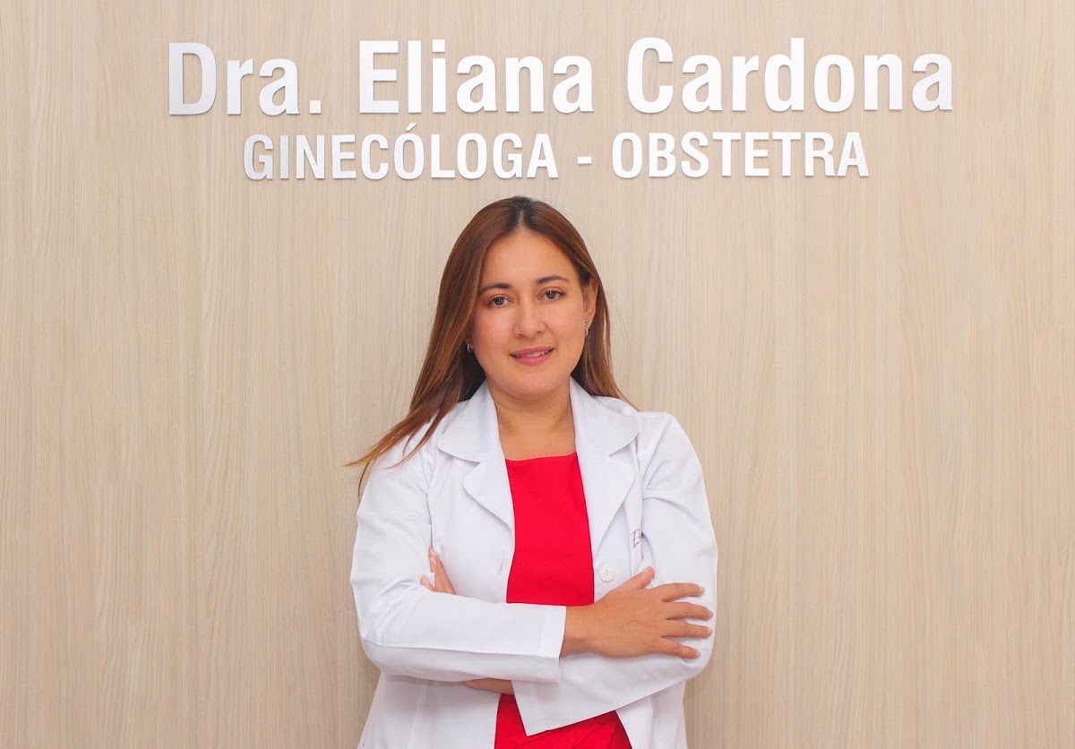 Dra. Eliana Cardona, especialista en ginecología y obstetricia en Bucaramanga