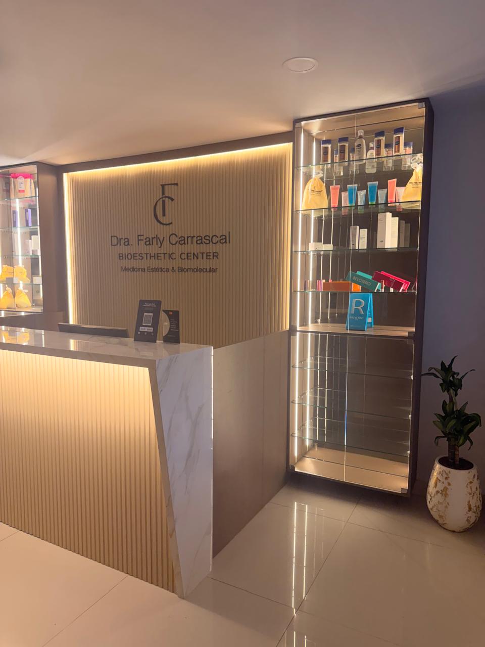 Dra Farly Carrascal BIOESTHETIC CENTER Medicina Estetica Y Biomolecular