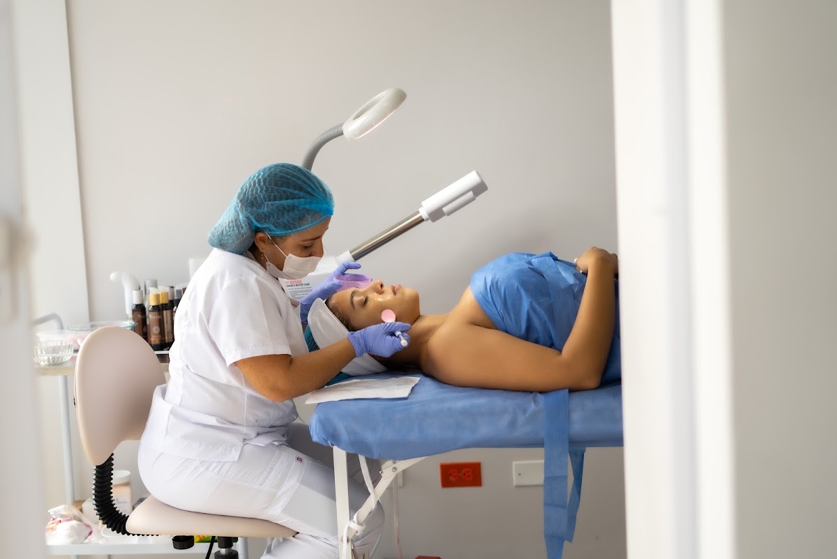 Dra Juliana Montero - Rhinoclinic & Medical Spa photo 3
