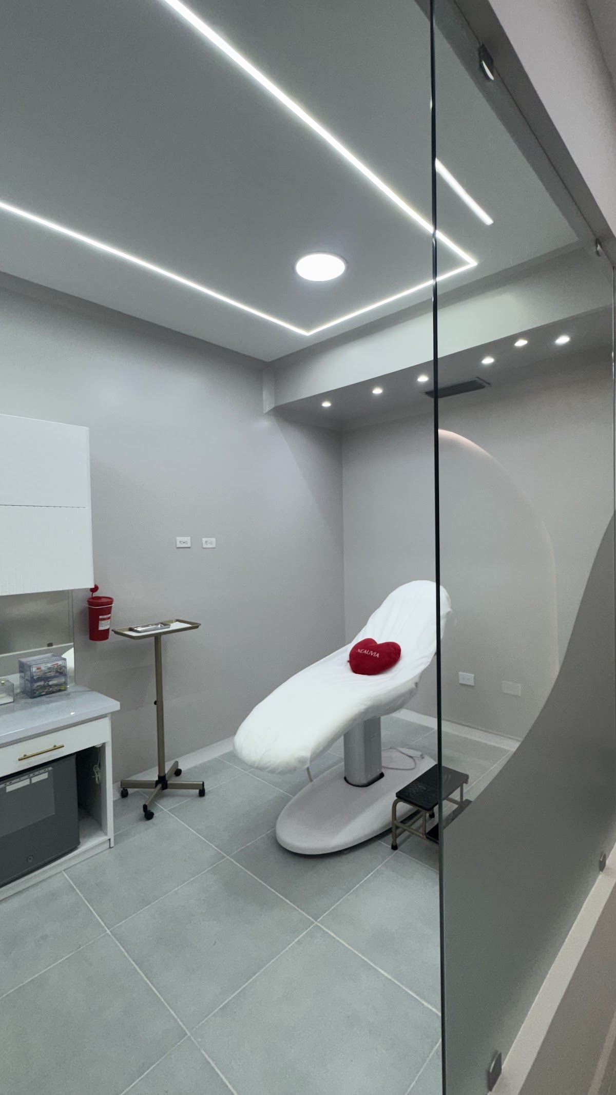 Dra Laura Lambraño | Skin & Wellness Center photo 2