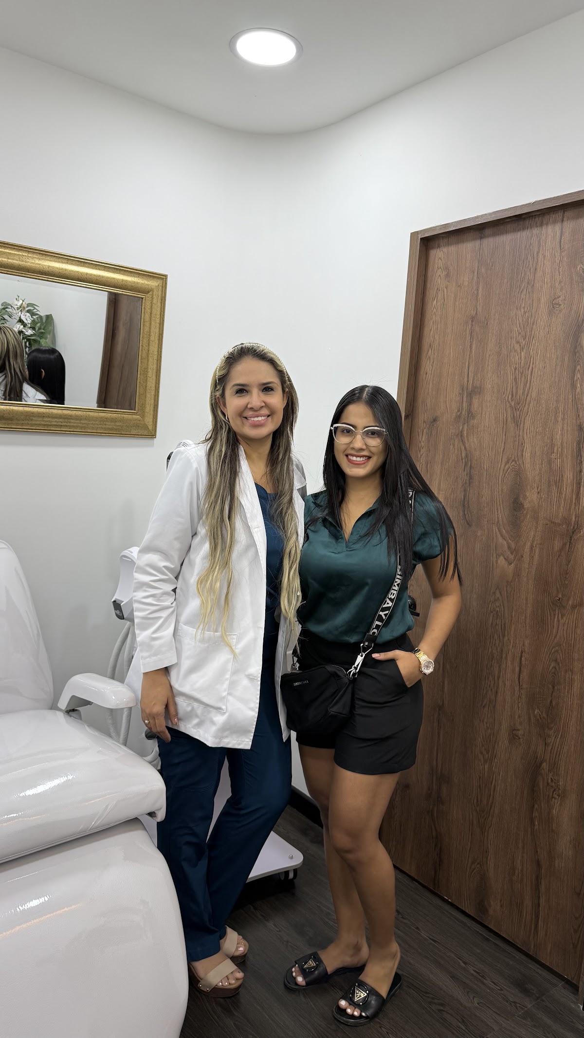 Dra. Liz Cabarcas Solano | Ginecóloga Estética | Labioplastia láser | Rejuvenecimiento láser vaginal | Ecografía | Citología photo 3