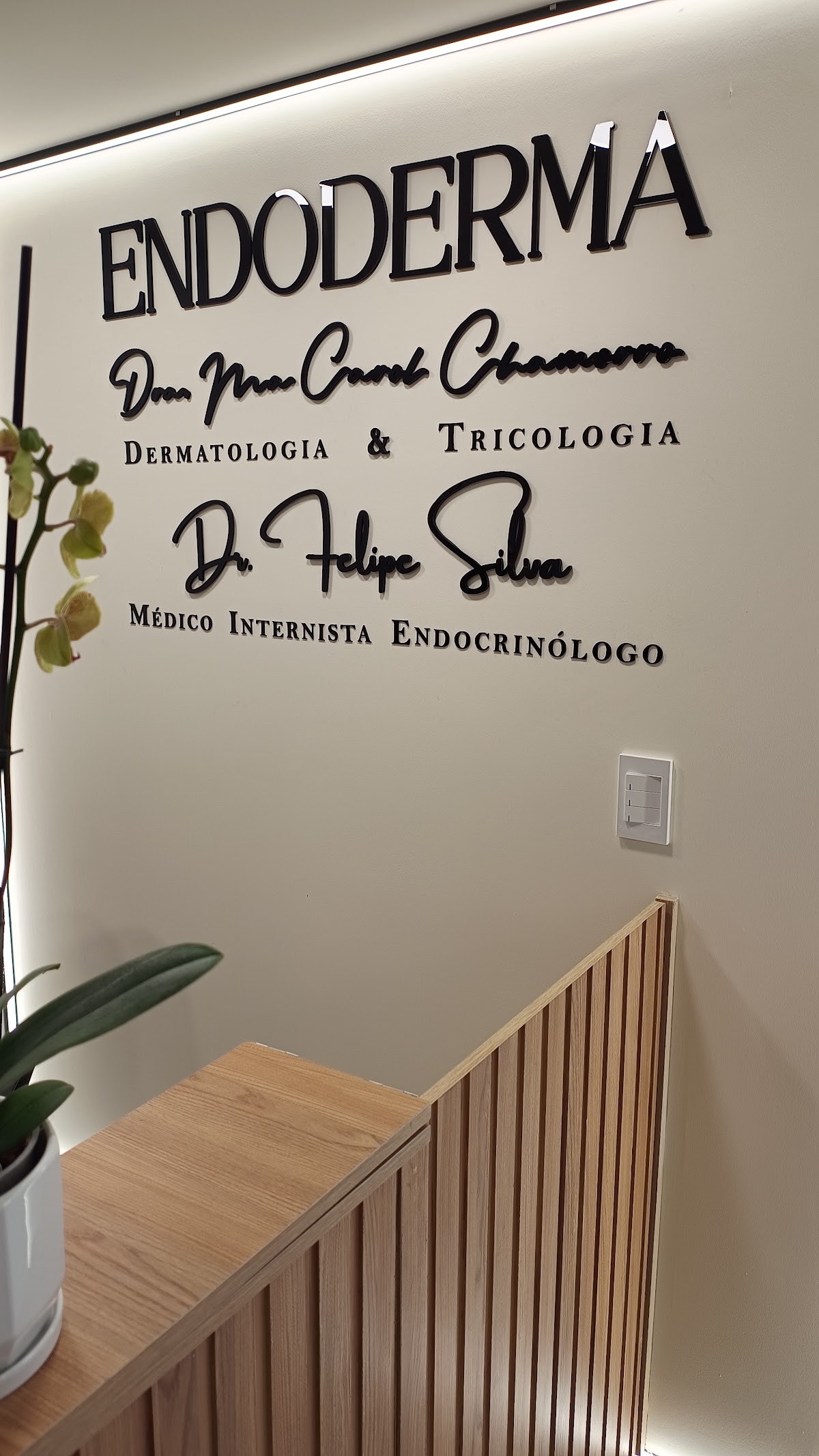 Dra. Maria Carol Chamorro - Dermatóloga y Tricóloga