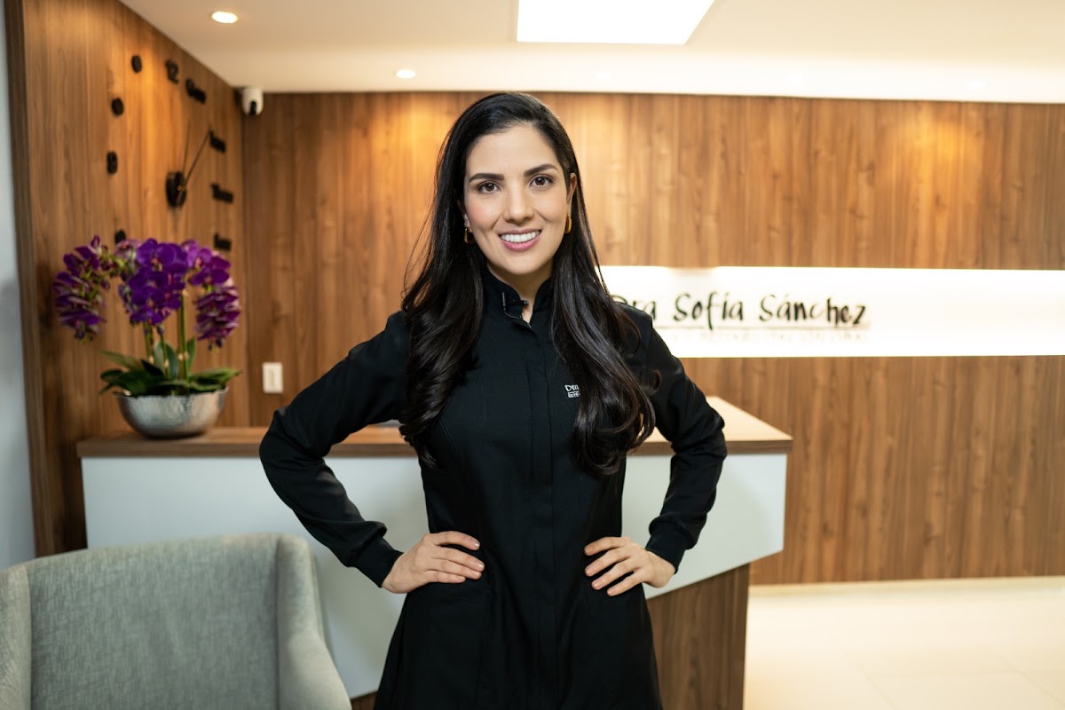 Dra. Sofía Sánchez - Estética y Rehabilitación Oral