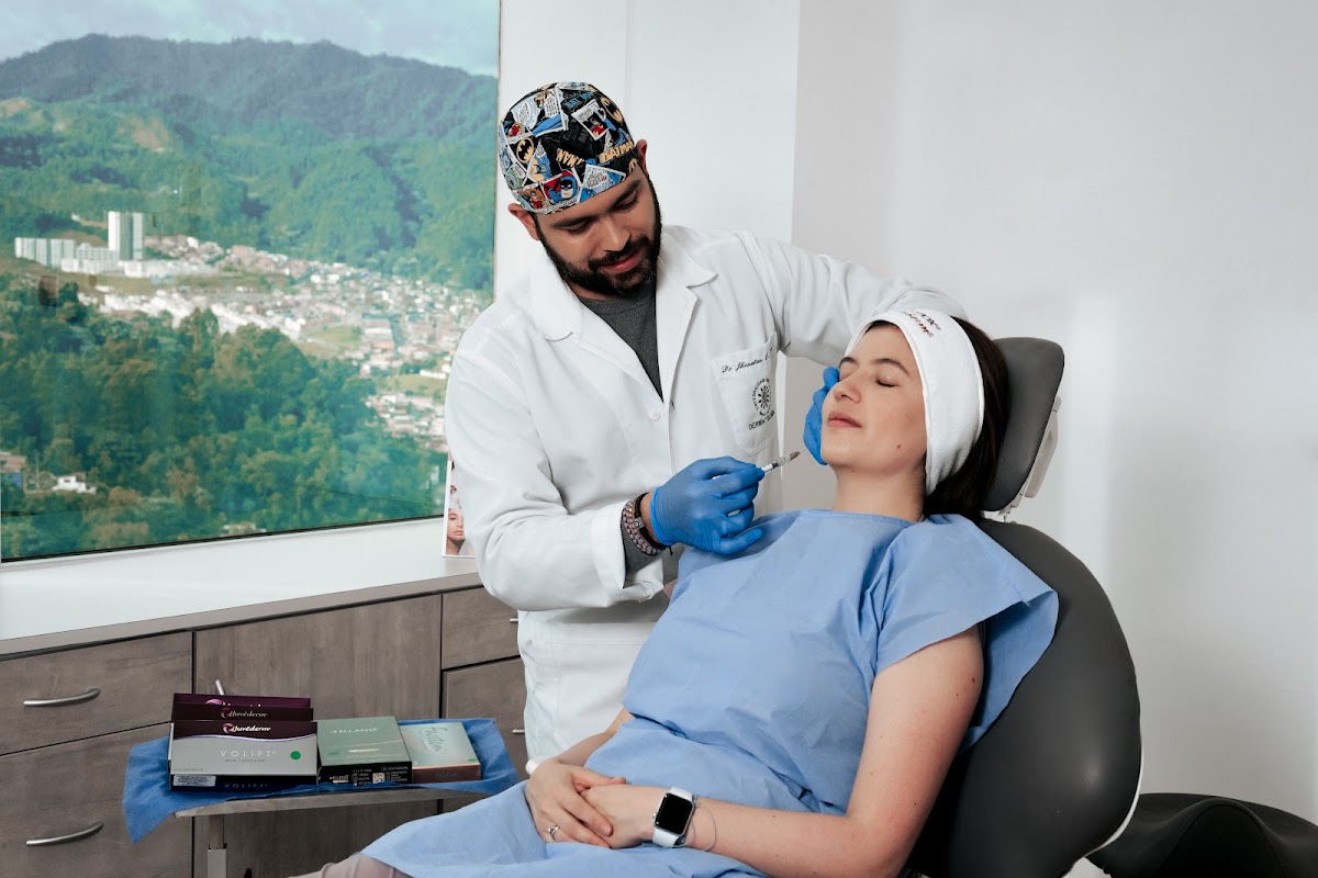 JQ-SKINGROUP Dermatología / Dermatólogo Jhonatan Quintero Ossa / Doctora Angelica Maria Baquero photo 3