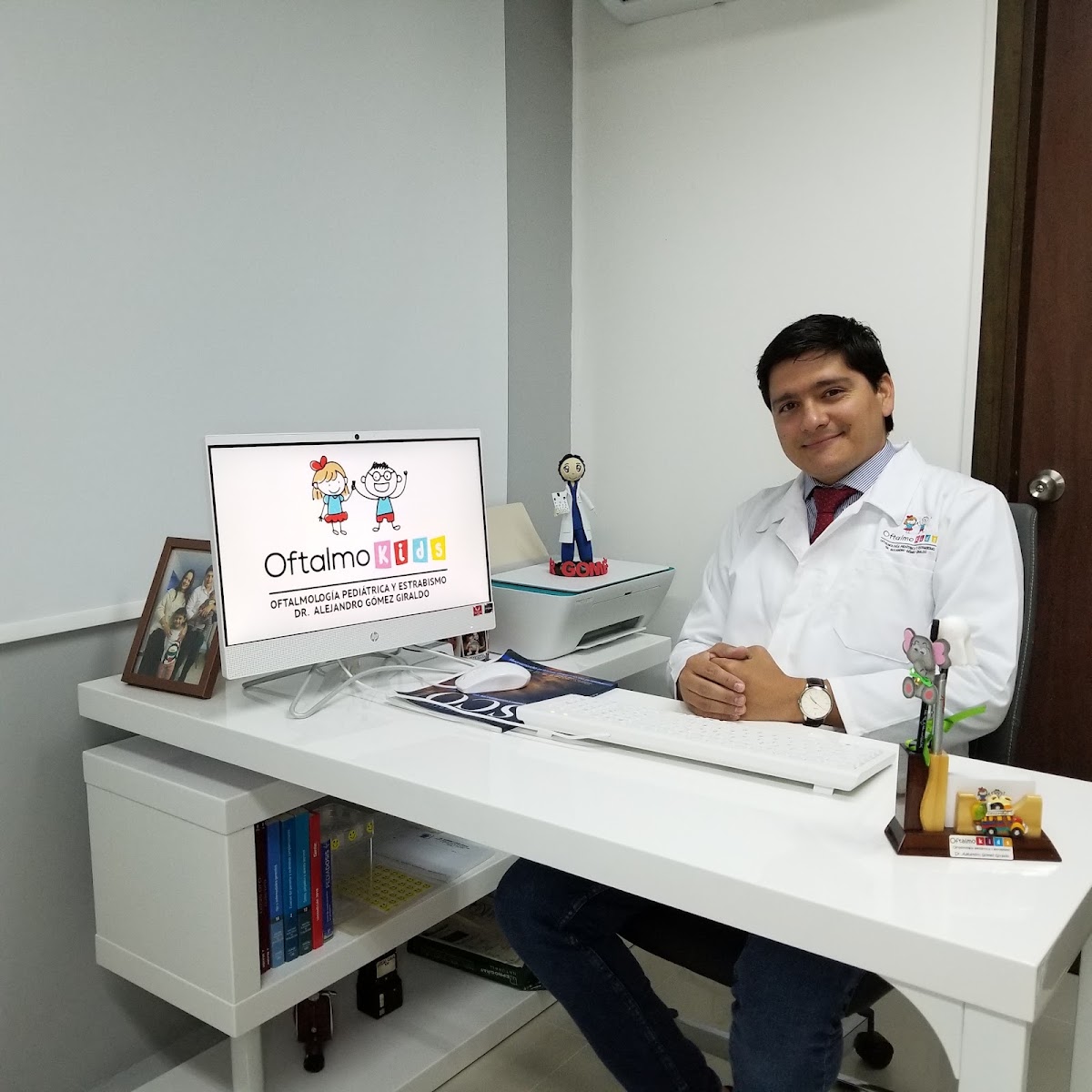 Oftalmokids - Dr. Alejandro Gómez Giraldo - Oftalmólogo