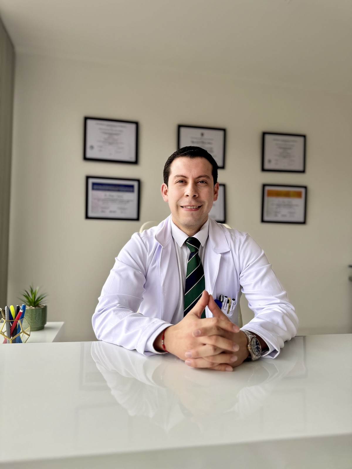 Ortopedista y traumatólogo - Bogotá - Dr. Hugo Velasco photo 3