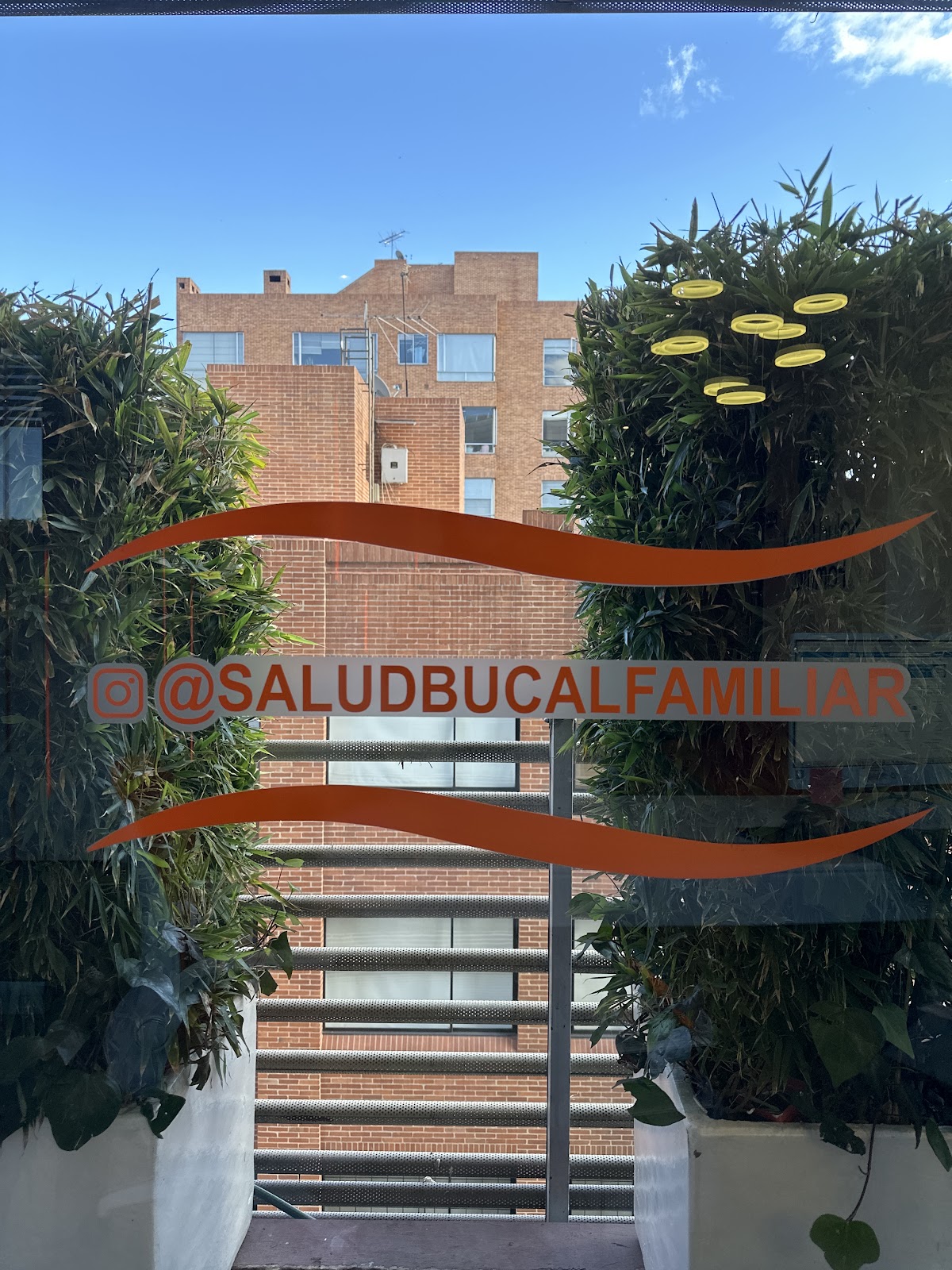 Salud Bucal Familiar clínica odontológica en Bogotá photo 2